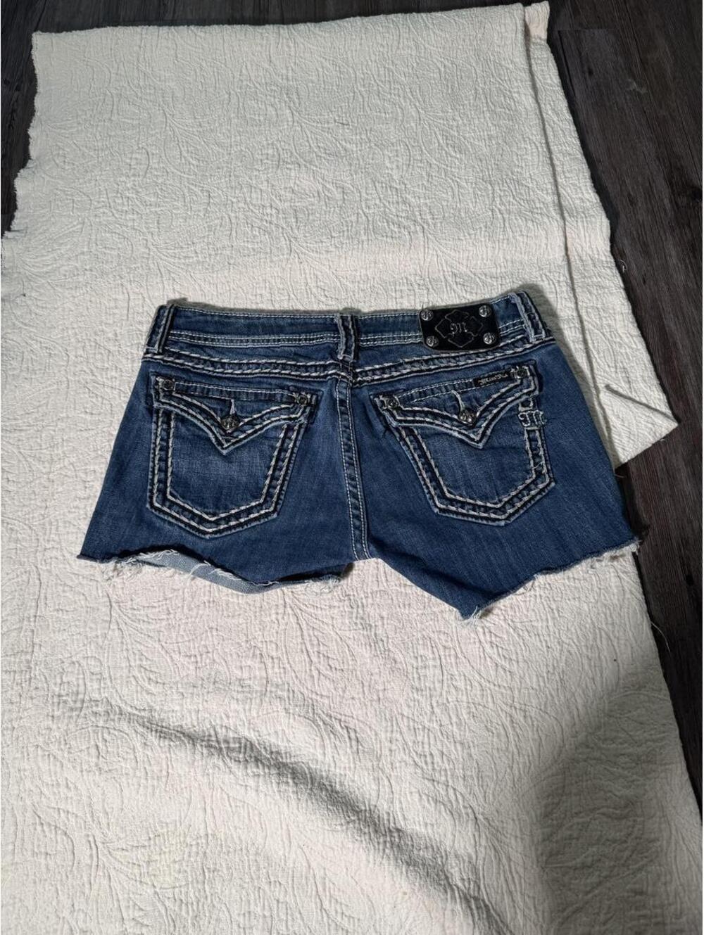 Miss Me low rise denim shorts size 30